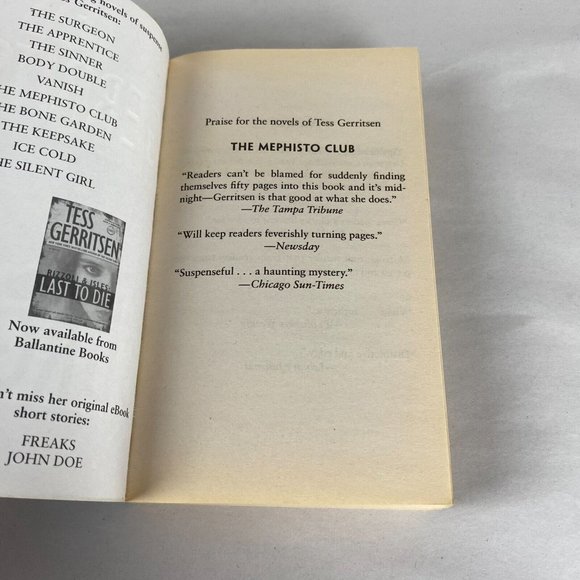 The Surgeon By Tess Gerritsen Mystery Crime Fiction Small Paperback Book - Picture 2 of 9